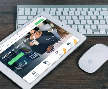Jakie metody pomiaru efektywności strony internetowej warto zastosować?